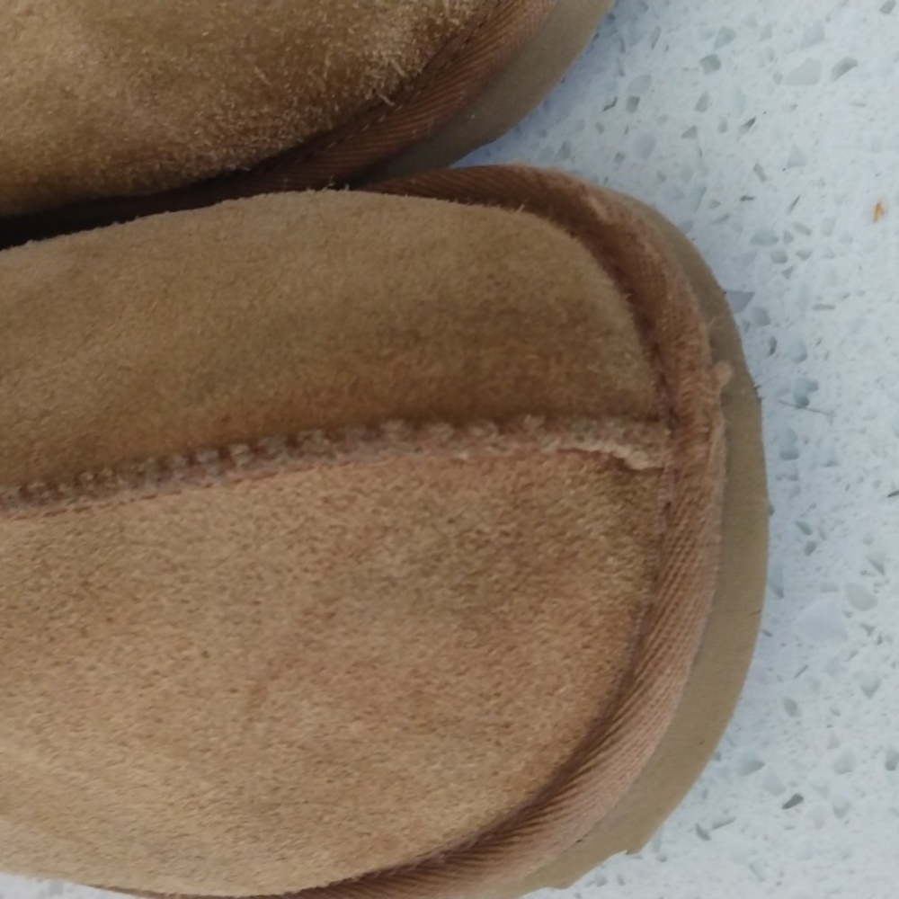 Tasman Slippers - Picture 9 of 12